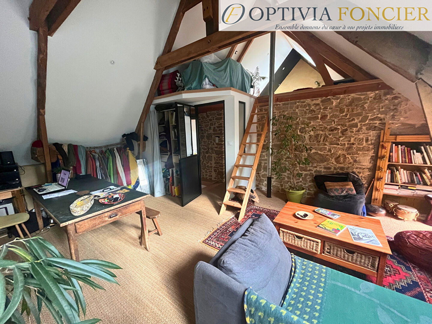 Longère en pierre T6 Guichen 140 m2 - 4 980 m2 de terrain