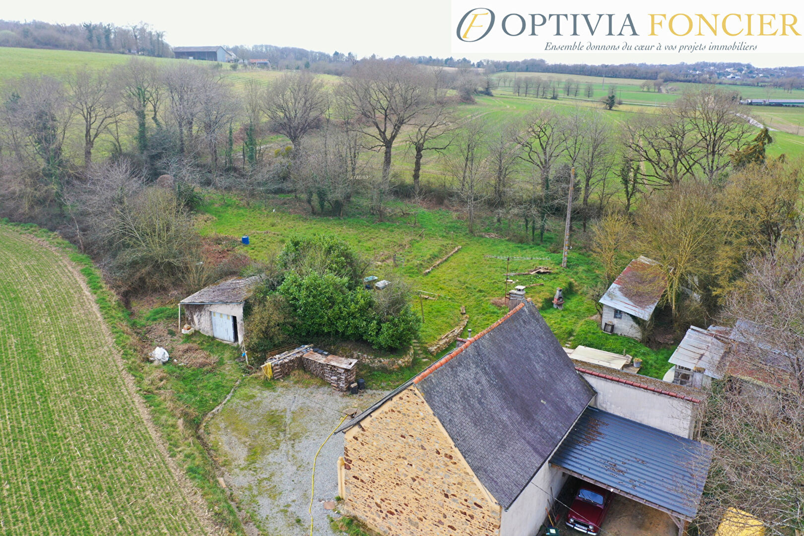 Longère en pierre T6 Guichen 140 m2 - 4 980 m2 de terrain