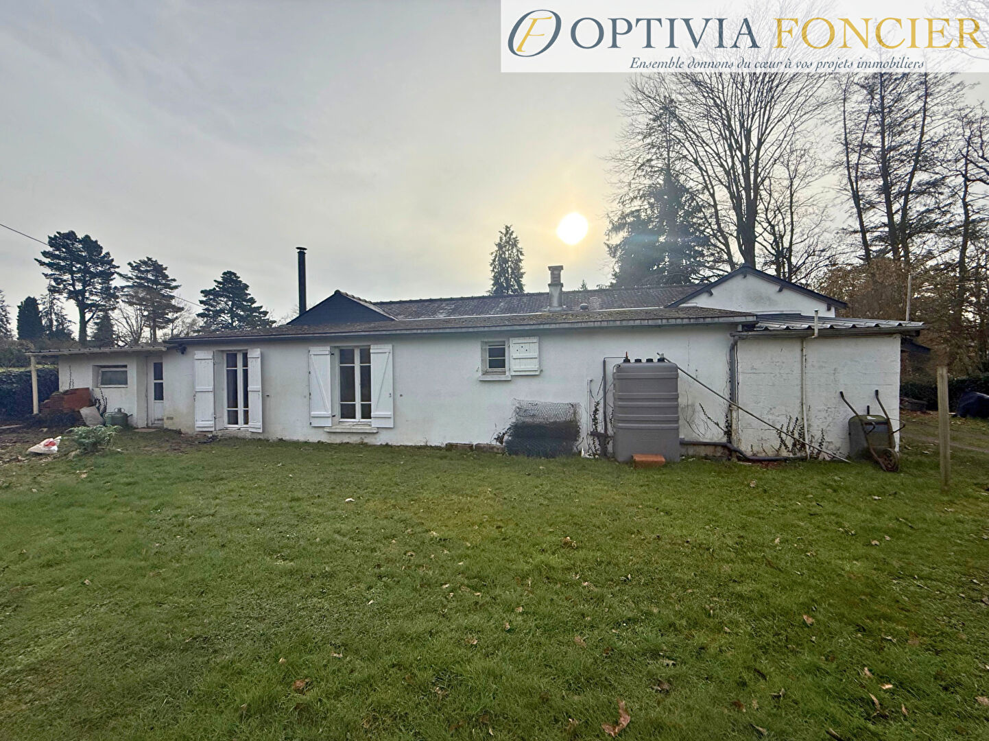 Maison T5 127 m2 - 4 300 m2 - Garage et plan d'eau