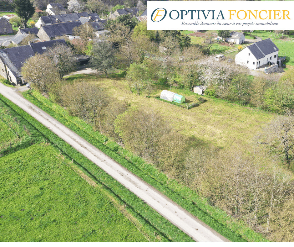 Longère en pierre T8 Plechatel 199 m2 - 3 900 m2