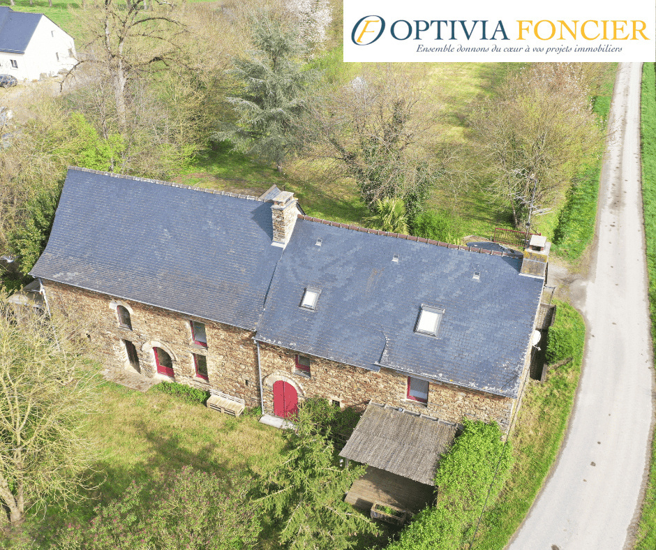 Longère en pierre T8 Plechatel 199 m2 - 3 900 m2