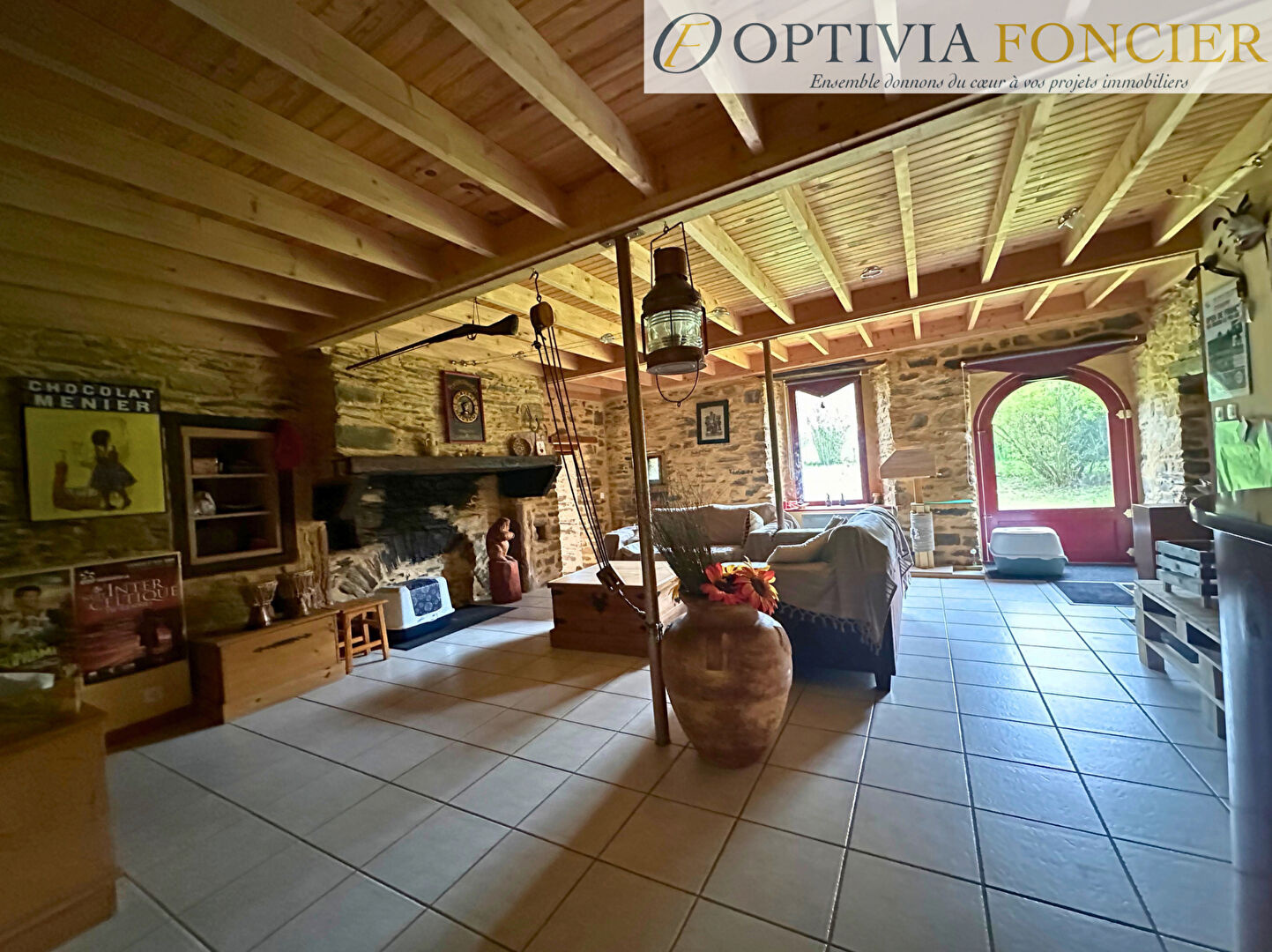 Longère en pierre T8 Plechatel 199 m2 - 3 900 m2