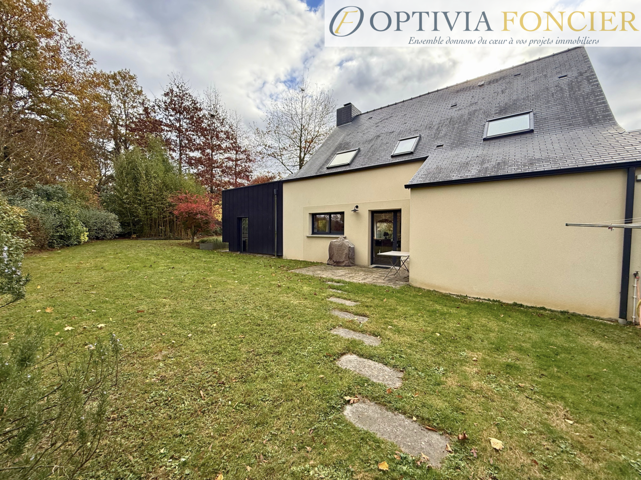 Maison 154 m2 - PONT-RÉAN - 5 chambres - 744 m2 de terrain - Garage + carport