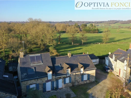 Longère T6 GUICHEN - 1225 m2 de terrain - Vue dégagée - Proche gare