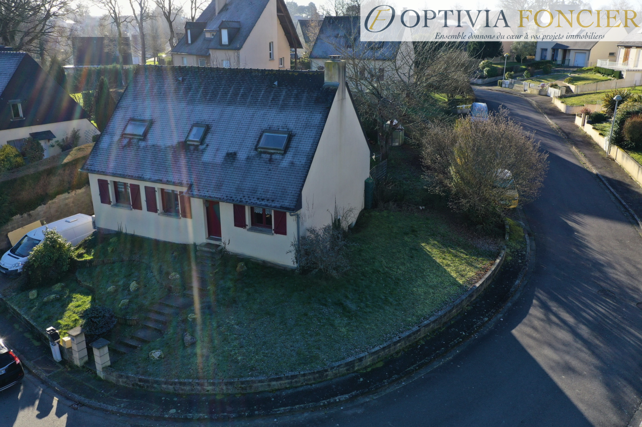 Maison T6 129 m2 - 705 m2 de terrain et 69 m2 de sous-sol (DPE : C) SOUS COMPROMIS