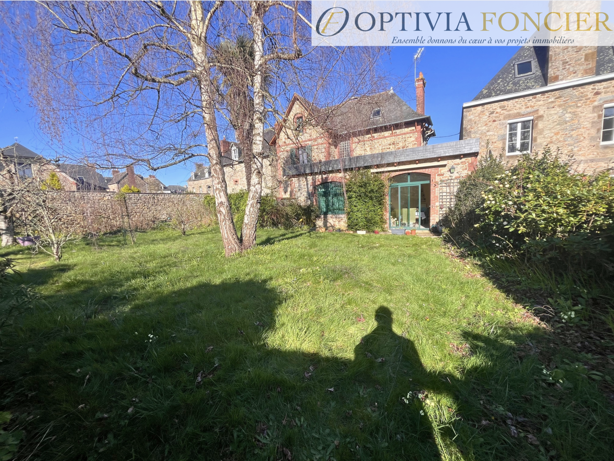 Propriété de caractère en pierre - 143 m2 - 614 m2 de terrain - Centre Bourg
