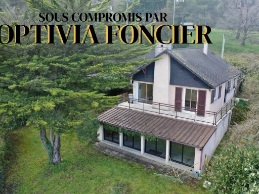 Maison T6 SAINT SENOUX 134 m2 - 2200 m2 de terrain - Vue exceptionnelle - 2