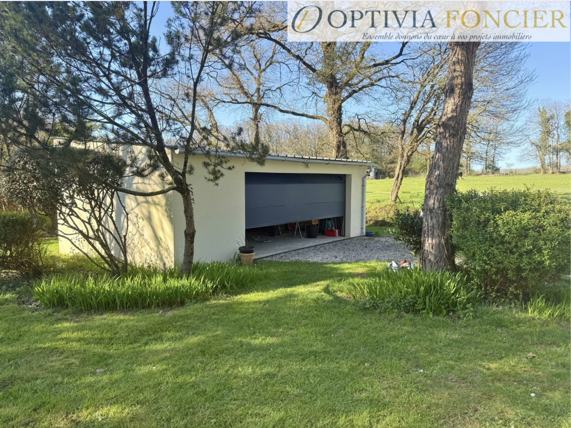 Propriété 250 m2 - 3 170 m2 de terrain et double garage + piscine