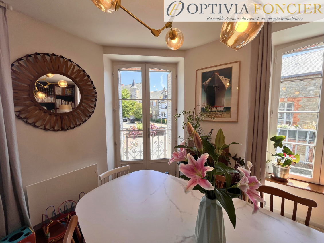 Exclusivité Superbe Maison en pierre de bourg T5 123 m2 - Petit jardin + Annexe