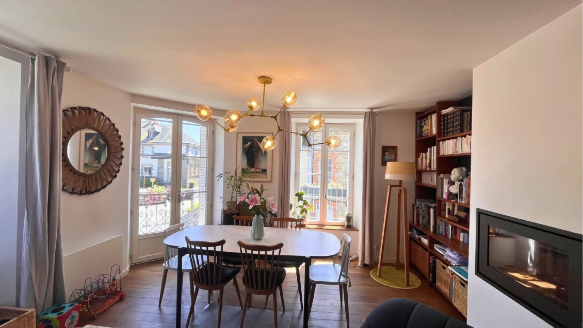 Exclusivité Superbe Maison en pierre de bourg T5 123 m2 - Petit jardin + Annexe