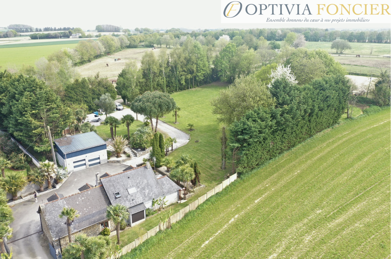 Maison de caractère T6 136 m2 - 2 grandes dépendances (72 + 49 m2) - 5 200 m2 de terrain