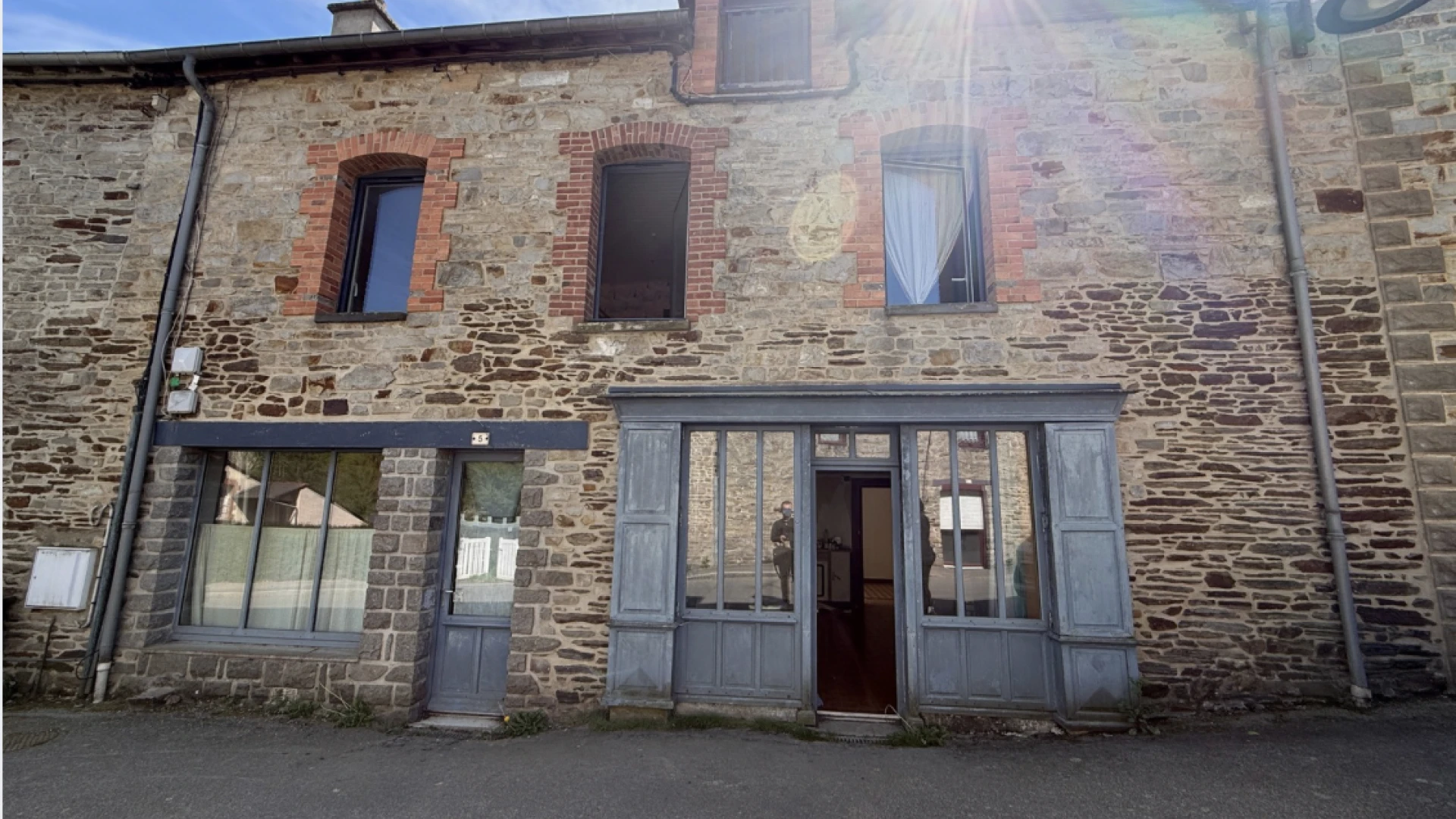 EXCLUSIVITE MAISON DE BOURG EN PIERRE A SAINT SENOUX 128 m2