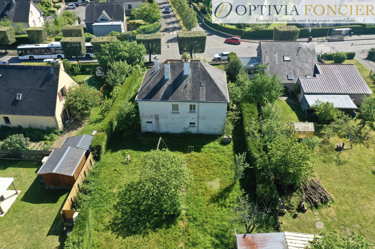 MAISON T6 SUR SOUS-SOL LAILLÉ EN CENTRE BOURG - 108 m2