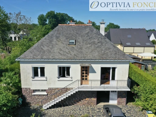 MAISON T6 SUR SOUS-SOL LAILLÉ EN CENTRE BOURG - 108 m2