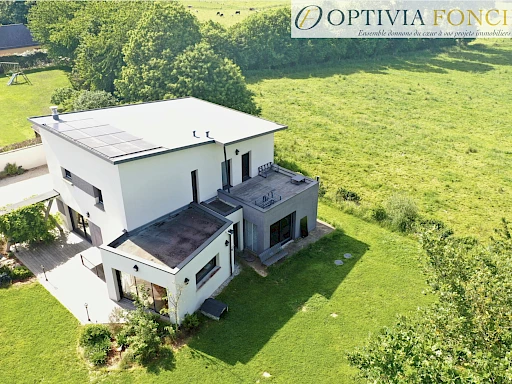 Maison contemporaine 2014 - T8 - CHANTELOUP - DPE : B 197 m2 - 1300 m2 de terrain