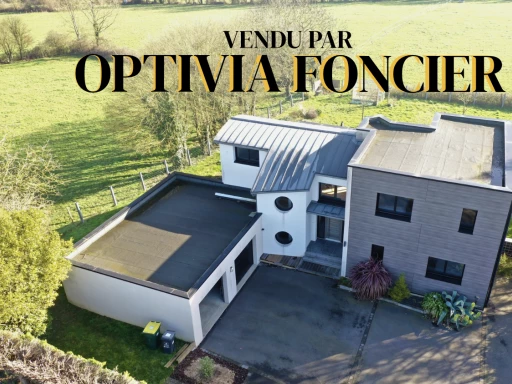 MAISON D'ARCHITECTE 2016 T5 166 m2 avec garage de 60 m2 sur un terrain de 1300 m2