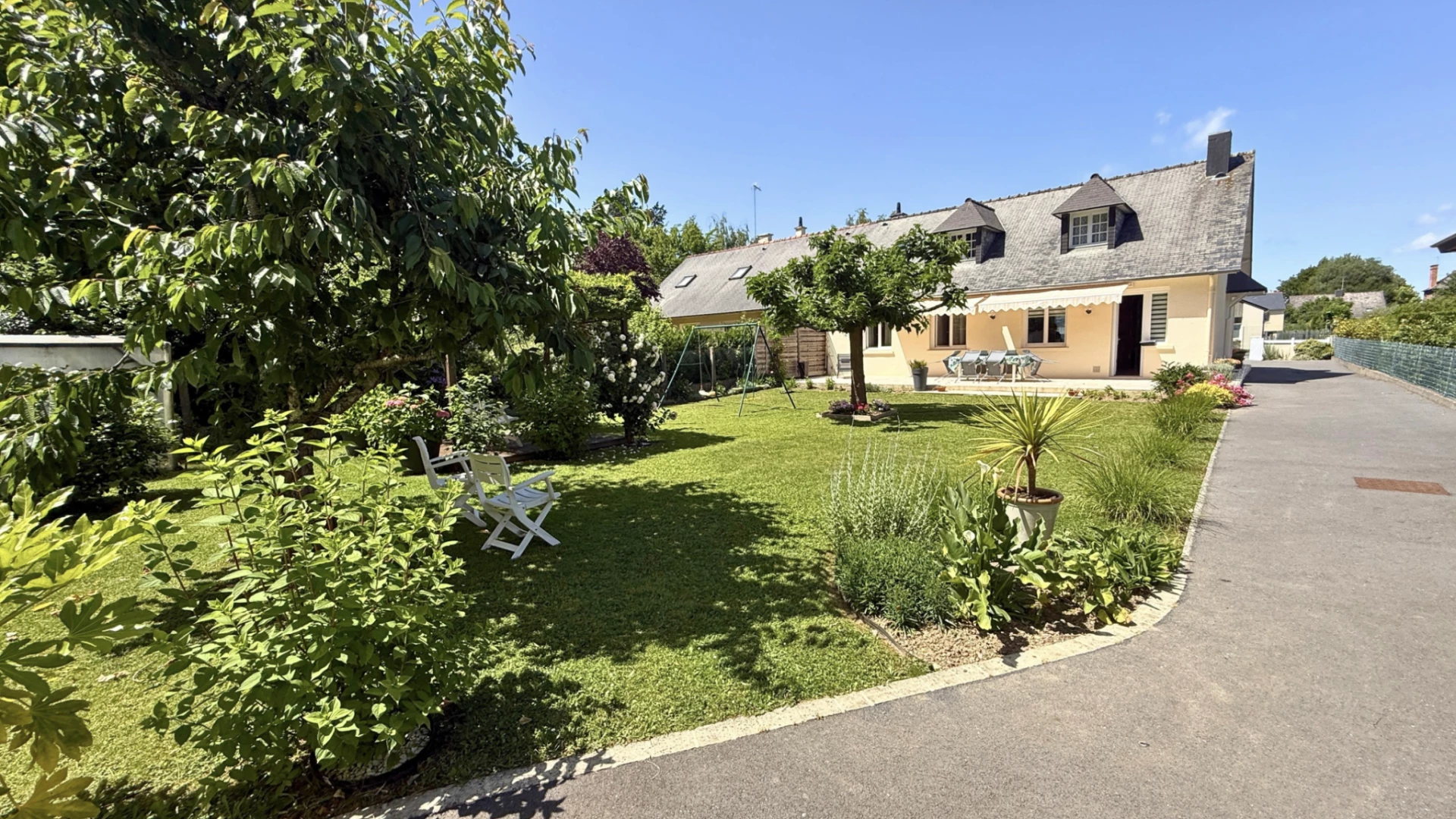 MAISON T5 SUR PONT REAN 124 m2 - 600 m2 de terrain
