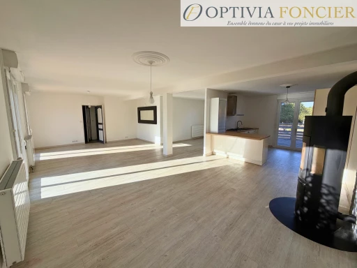 Propriété T7 142 m2 avec sous-sol complet (100 m2) et 4 200 m2 de terrain