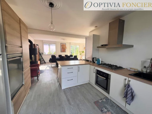 Propriété T7 1421 m2 avec sous-sol complet (100 m2) et 4 200 m2 de terrain