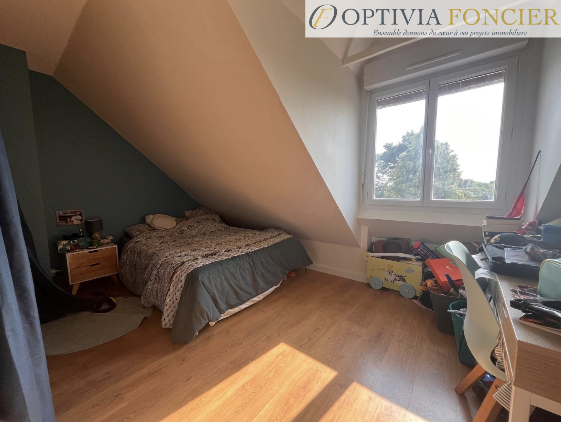 Propriété T7 1421 m2 avec sous-sol complet (100 m2) et 4 200 m2 de terrain