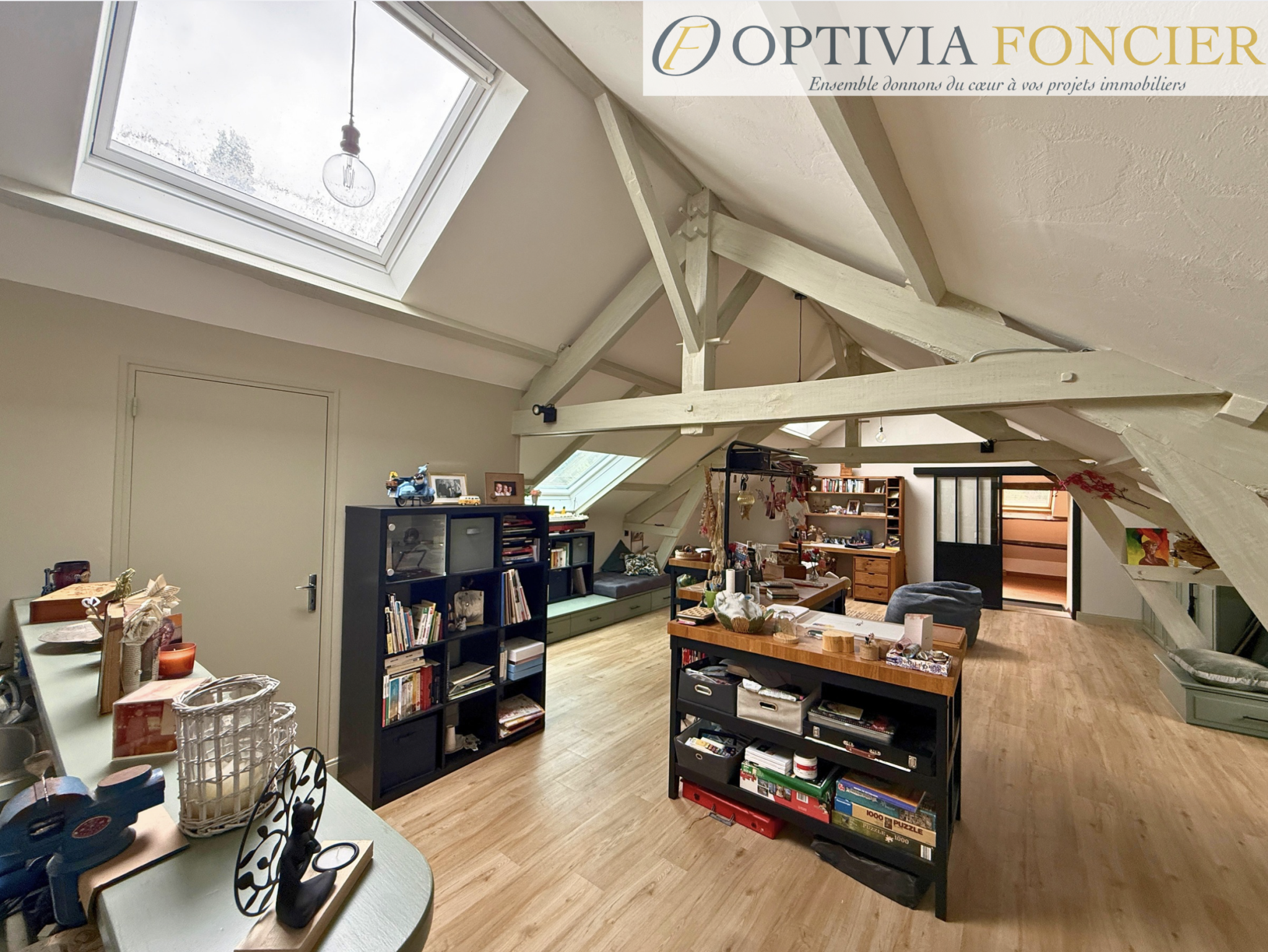 Propriété T7 395 m2 - 6 300 m2 de terrain - 5 garages - Piscine intérieure chauffée