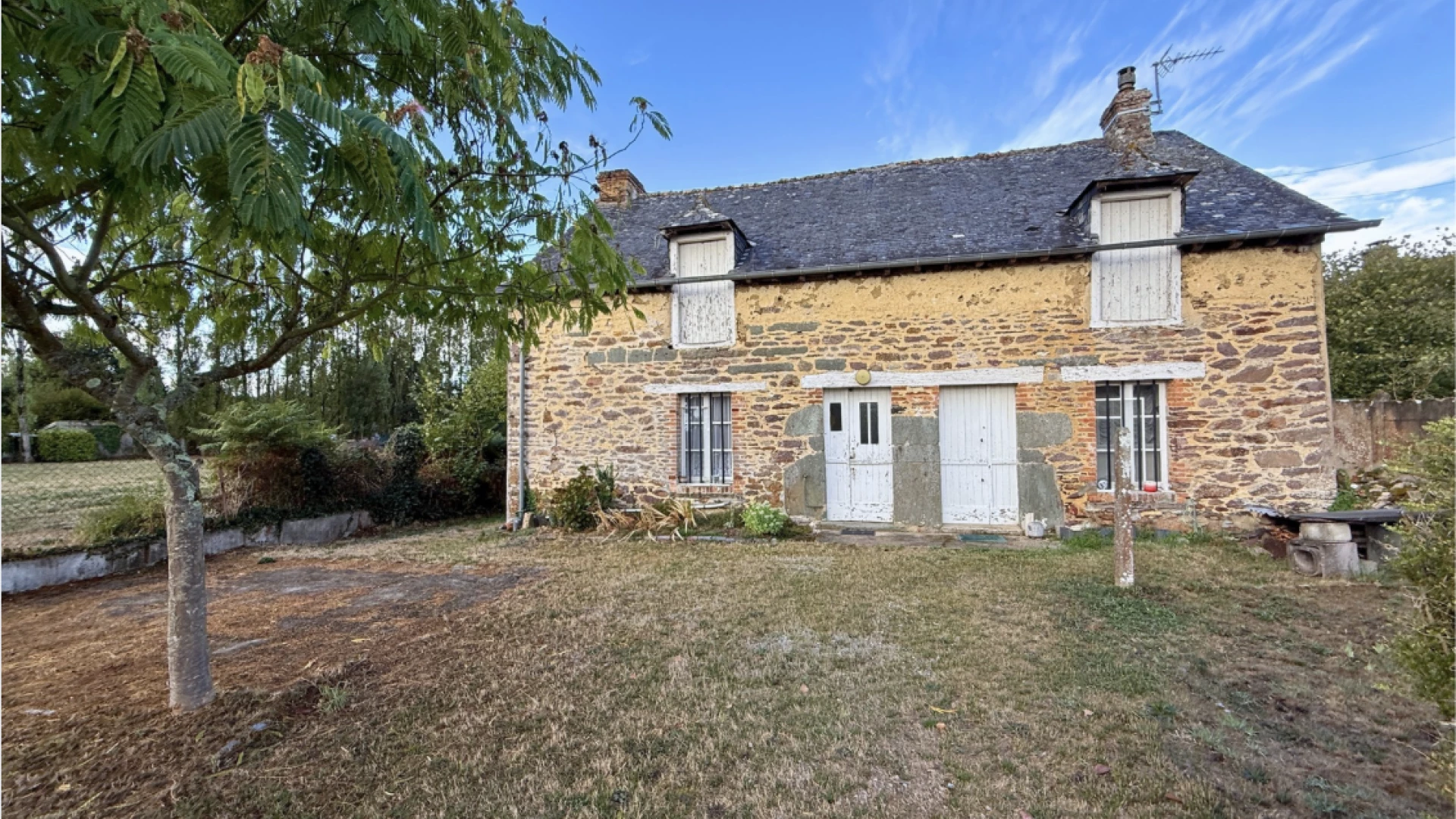 Maison T3 avec un terrain de 1 380 m2 située à Bruz (150 m2 dans la configuration actuelle + extension possibl