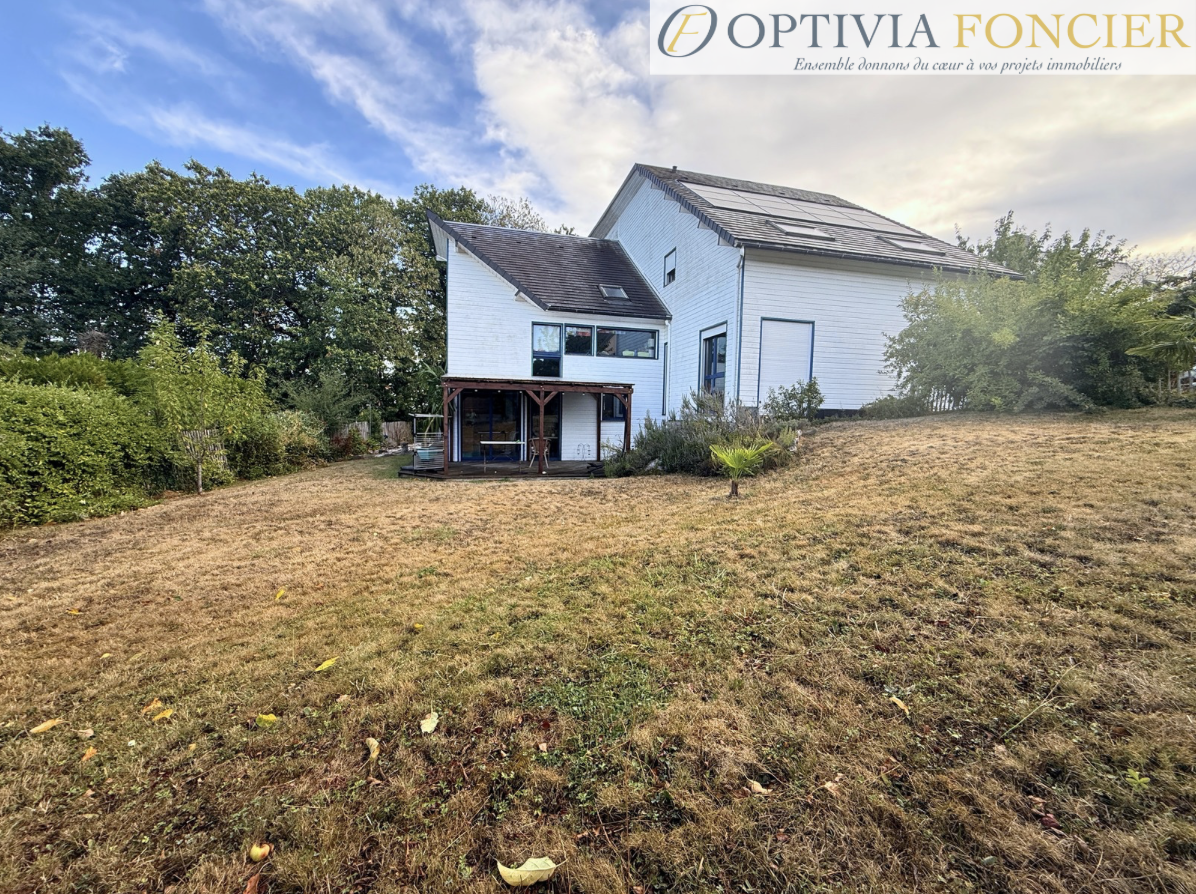 Maison d'architecte T8 ossature bois Pont-Réan 245 m2 - DPE C - Garage + cave