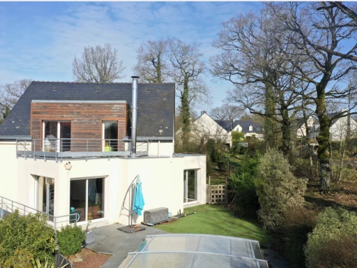 Maison d'architecture 151 m2 - 1005 m2 - Sous-sol 100m2