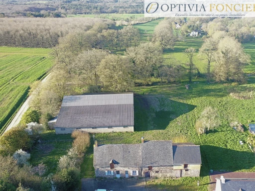 Longère à rénover Goven - Potentiel 208 m2 - 2 650 m2 de terrain - Bel environnement