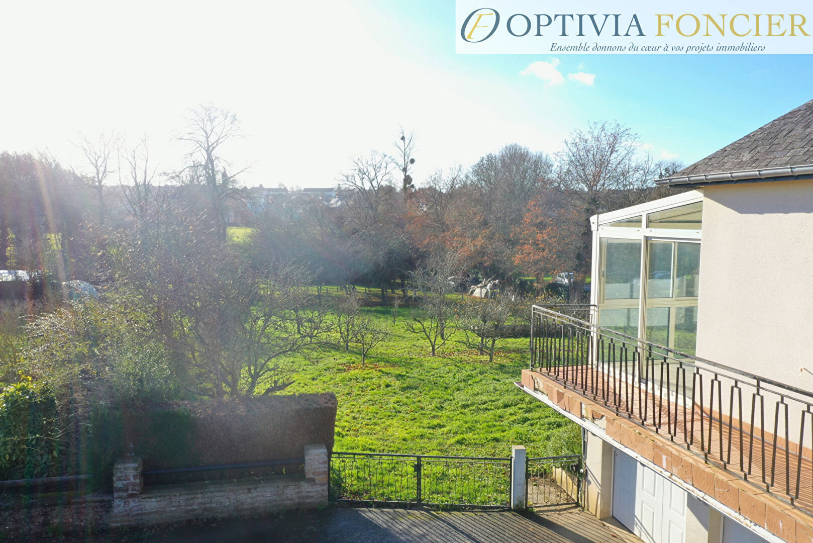 Maison sur sous-sol T6 - 105 m2 - 3 100 m2