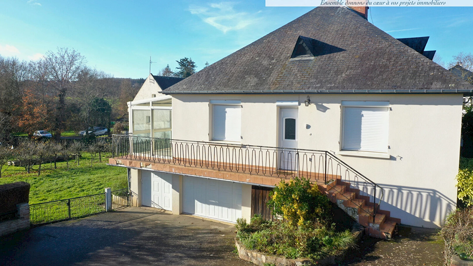 Maison sur sous-sol T6 - 105 m2 - 3 100 m2