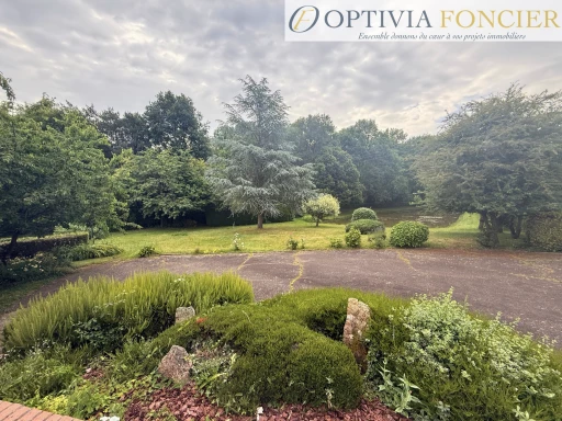 Propriété T5 75 m2 - 3480 m2 de terrain avec plan d'eau et sous-sol - Combles aménageables