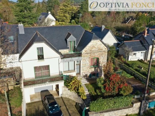 Maison T7 - 160 m2 - 1095 m2 - Sous-sol + Garage + Abri de jardin