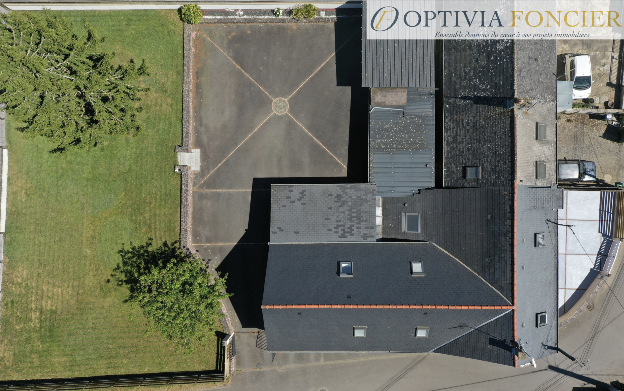 MAISON T7 - BRUZ - Quartier prisé - 190 m2 - 997 m2 de terrain clos