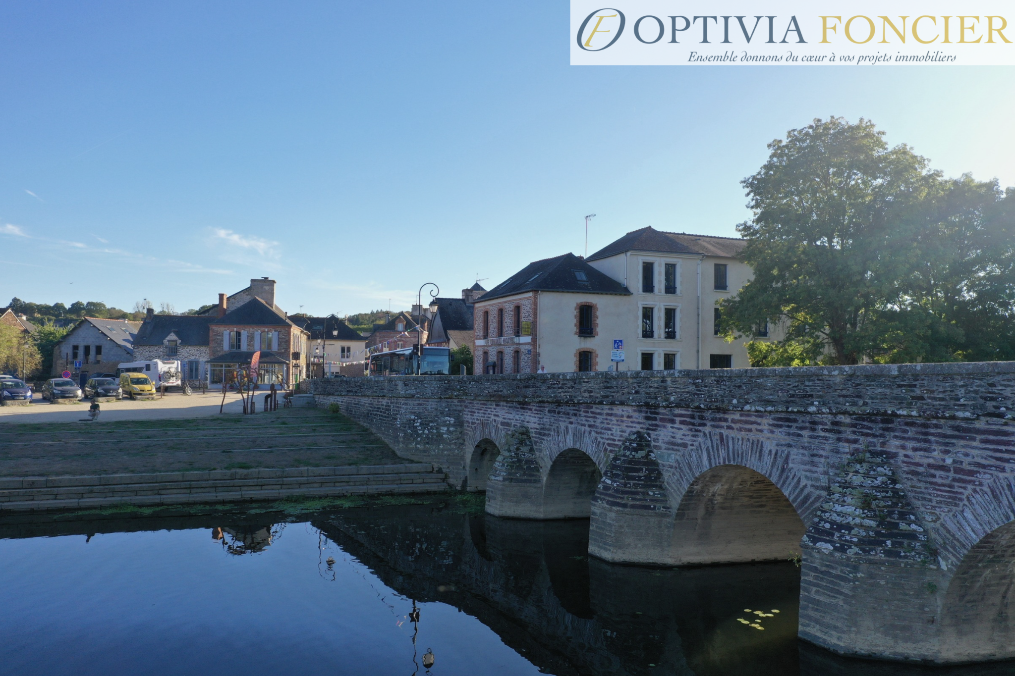 Maison en pierre de caractère T5 - 143 m2 à Pont-Réan - Vue vilaine