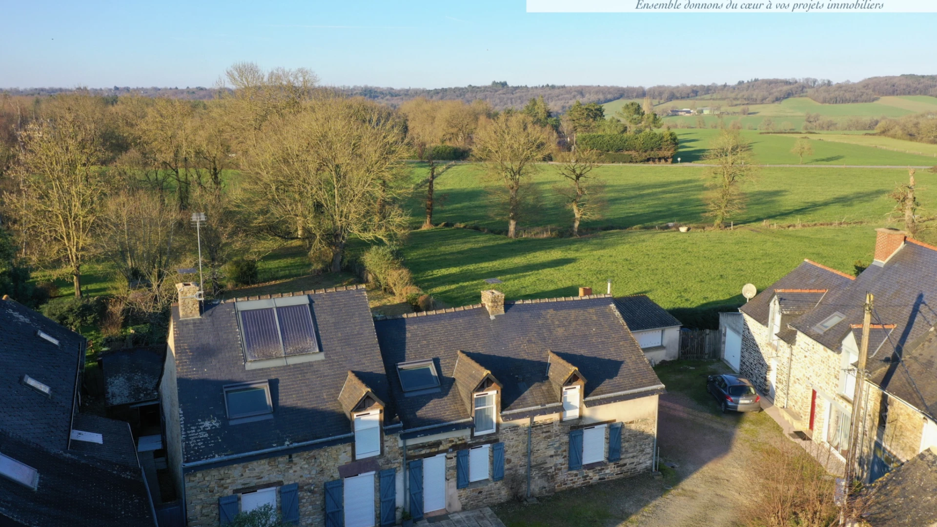 Longère T6 GUICHEN - 1225 m2 de terrain - Vue dégagée - Proche gare